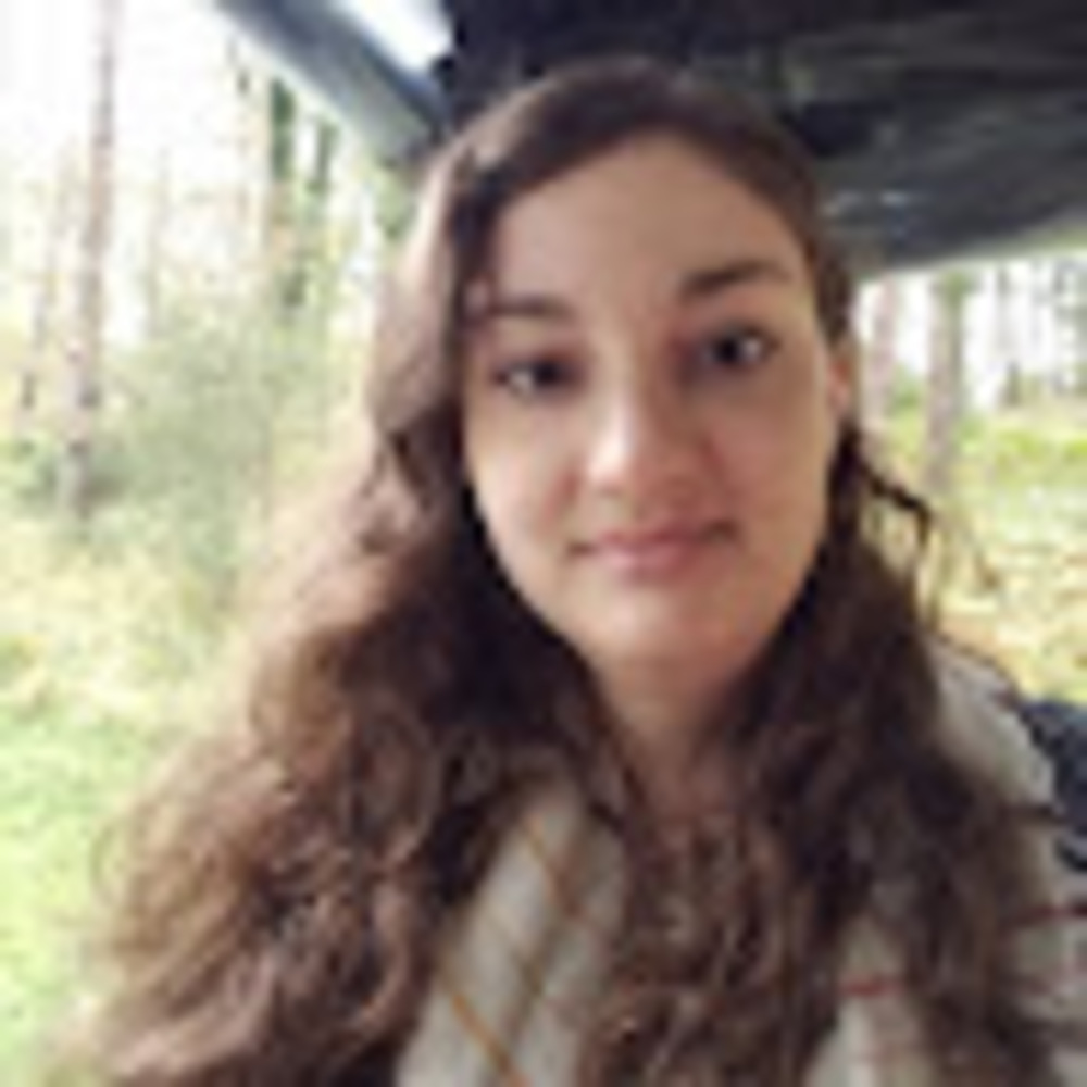 Meet your Posher, Lara